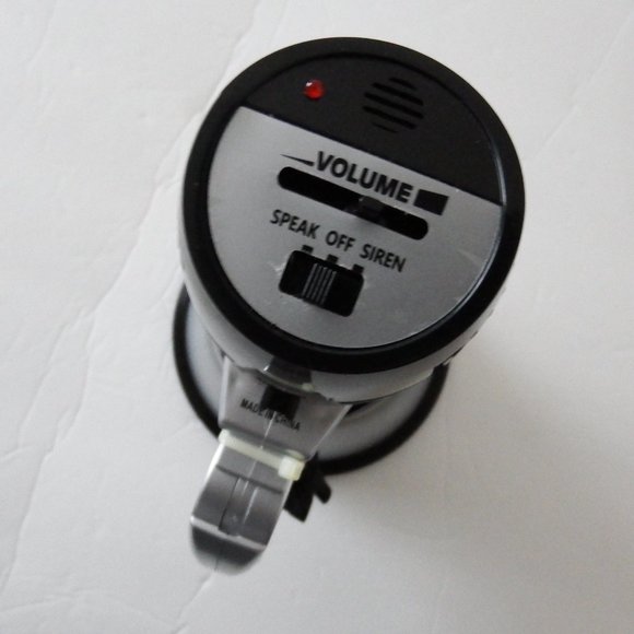 New Wembley Tailgate Handheld Megaphone - Picture 5 of 6